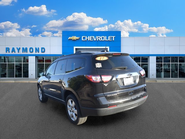Used 2017 Chevrolet Traverse LT w/ Style and Technology Package FWD image 5
