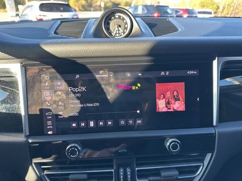 Used 2023 Porsche Macan image 23