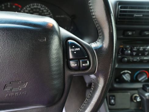 Used 2002 Chevrolet Camaro Z28 w/ Sport Appearance Pkg RWD image 15