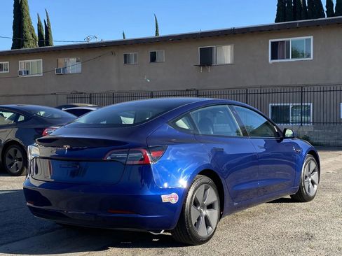 Used 2023 Tesla Model 3 Standard Range image 4