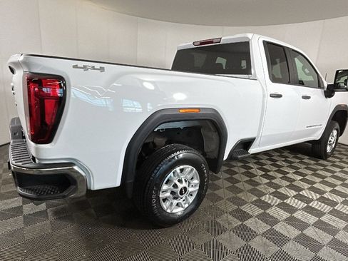 Used 2024 GMC Sierra 2500 Pro w/ Convenience Package AWD/4WD image 3