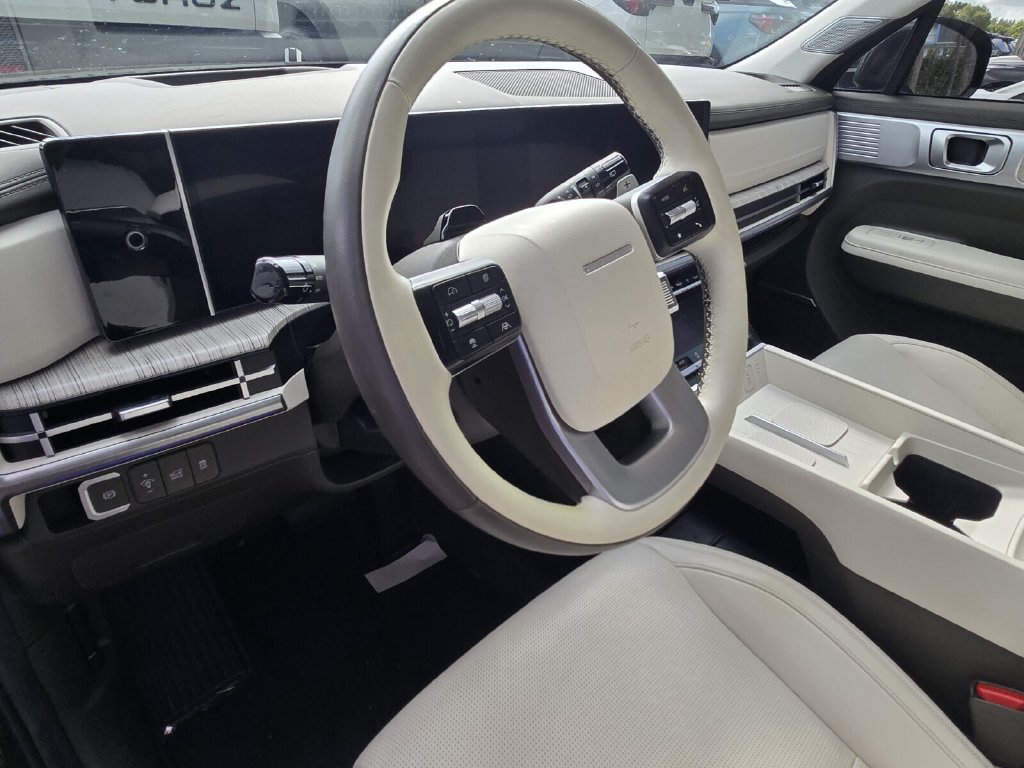 Used 2024 Hyundai Santa Fe Calligraphy FWD image 8