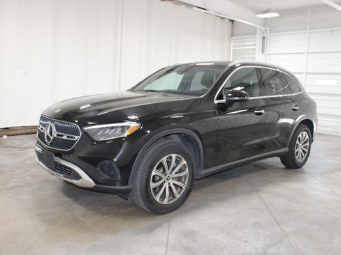 Used 2024 Mercedes-Benz GLC 300 4MATIC image 7