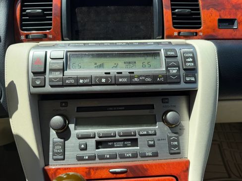 Used 2006 Lexus SC 430 Convertible w/ Preferred Accessory Pkg RWD image 22
