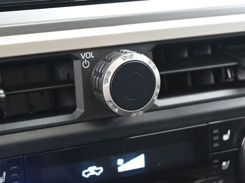 Used 2024 Toyota Tacoma TRD Sport image 17