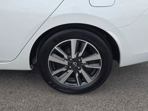 Used 2025 Nissan Versa SV FWD image 13