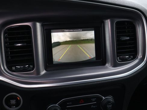 Used 2022 Dodge Charger SXT w/ Blacktop Package image 25