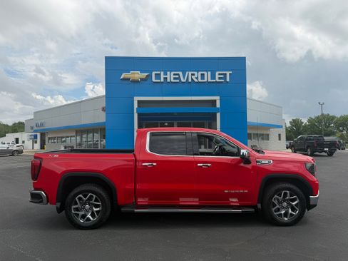 Used 2024 GMC Sierra 1500 SLE AWD/4WD image 1