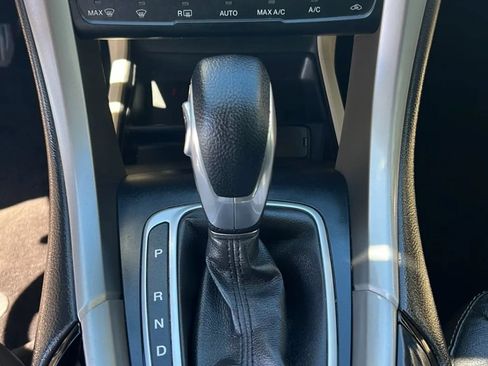 Used 2013 Ford Fusion SE FWD image 21