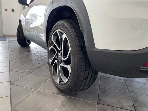 Used 2024 Chevrolet Trax RS w/ Driver Confidence Package image 17