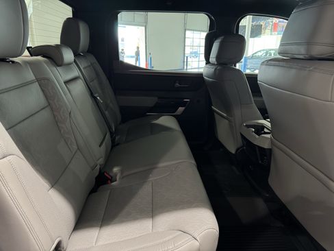 Used 2025 Toyota Tundra Limited image 35