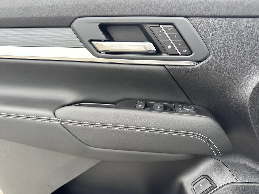 New 2027 GMC Terrain Elevation w/ Elevation Premium Package FWD image 16
