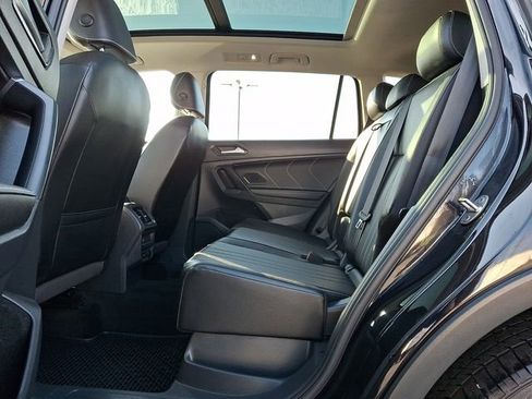 Used 2022 Volkswagen Tiguan SE AWD/4WD image 13