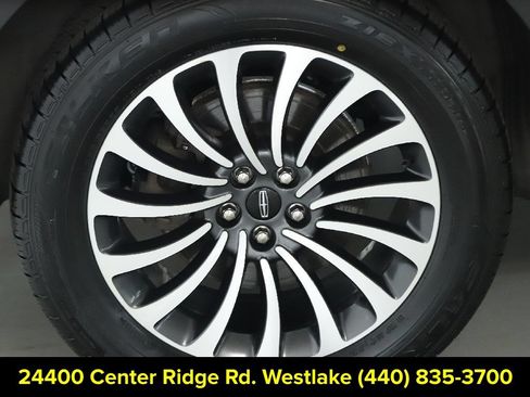 Certified 2023 Lincoln Aviator Reserve AWD/4WD image 12