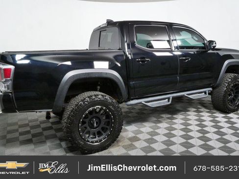 Used 2022 Toyota Tacoma TRD Off-Road w/ Technology Package AWD/4WD image 2