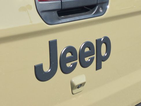 New 2026 Jeep Gladiator Sport image 24