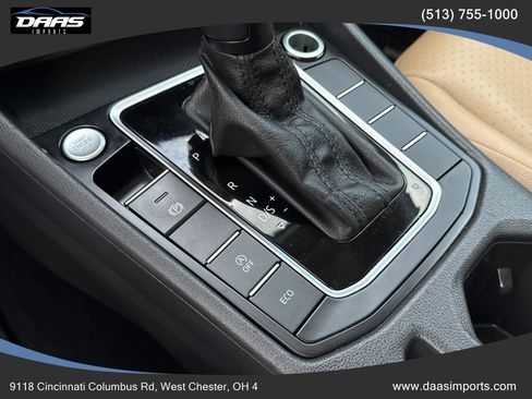 Used 2020 Volkswagen Jetta SE w/ SE Cold Weather Package FWD image 37