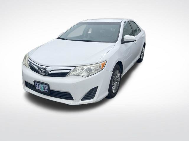 Used 2012 Toyota Camry LE FWD image 2