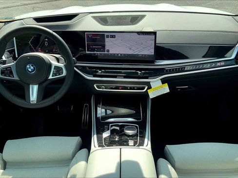 New 2026 BMW X5 xDrive50e w/ M Sport Package image 5