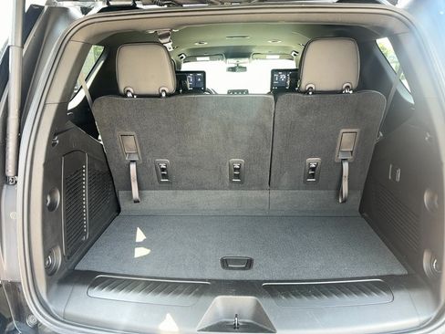 Used 2021 GMC Yukon SLT w/ Rear Media and Nav Package AWD/4WD image 10