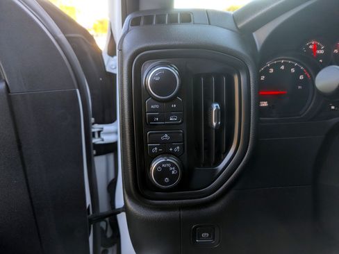 Used 2021 Chevrolet Silverado 1500 Custom image 15