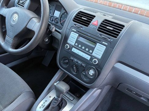 Used 2009 Volkswagen Jetta S FWD image 32