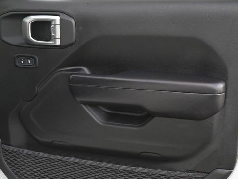 Used 2020 Jeep Wrangler Sport S image 15