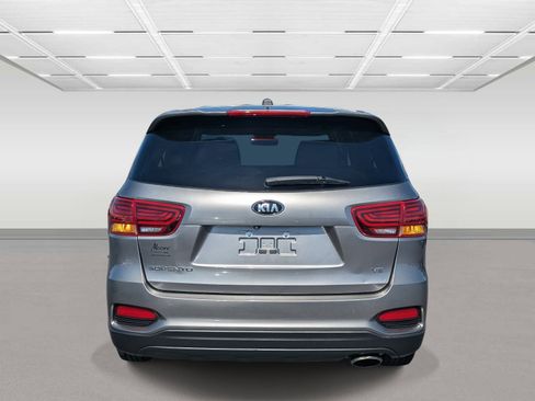Used 2019 Kia Sorento LX V6 image 4