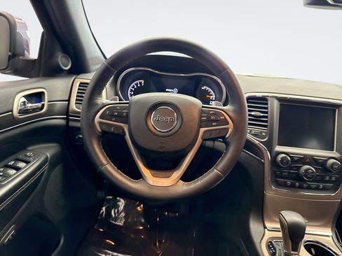 Used 2016 Jeep Grand Cherokee Limited image 12