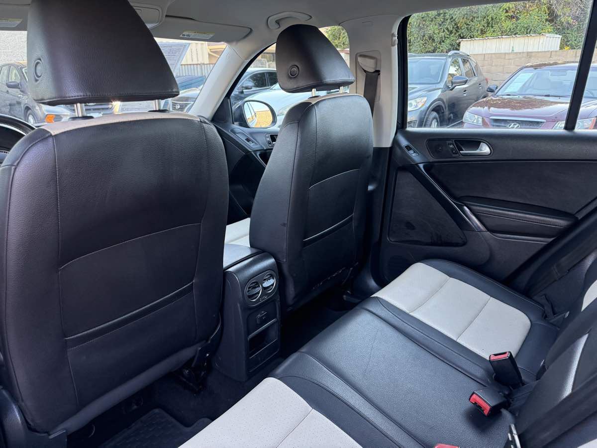Used 2016 Volkswagen Tiguan S FWD image 20