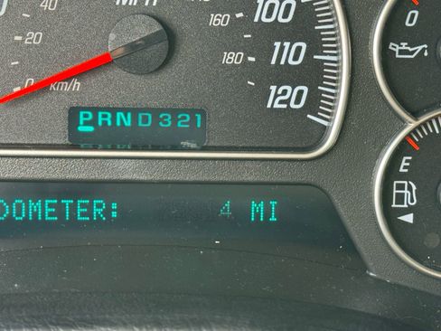 Used 2005 GMC Envoy Denali RWD image 5