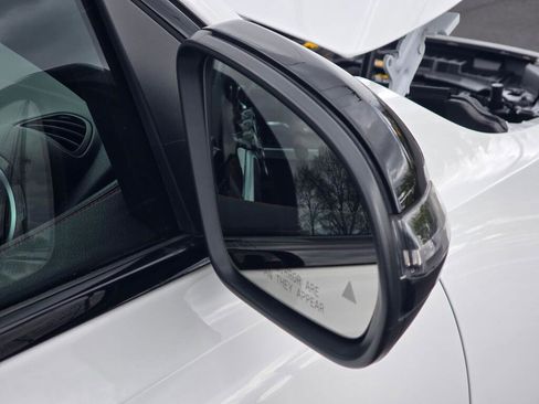 Used 2023 Mercedes-Benz GLB 250 4MATIC w/ AMG Line image 31