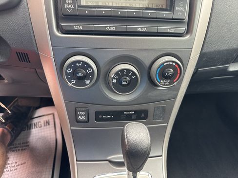 Used 2012 Toyota Corolla S FWD image 24