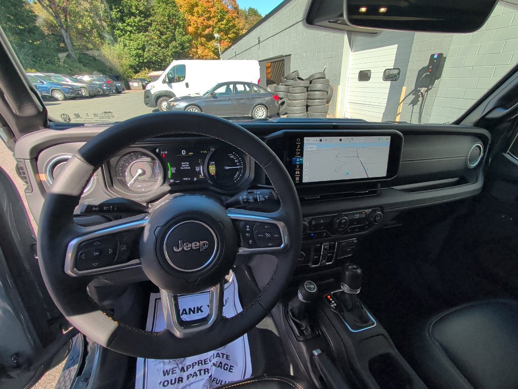 Used 2024 Jeep Wrangler Unlimited Sahara w/ Technology Group AWD/4WD image 11