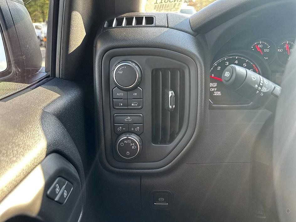 New 2024 Chevrolet Silverado 1500 Custom AWD/4WD image 17