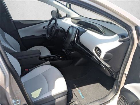 Used 2021 Toyota Prius Prime XLE w/ Carpet Mat Package (TMS) FWD image 28