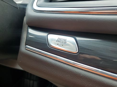 Used 2022 Buick Enclave Essence w/ Sport Touring Edition FWD image 24