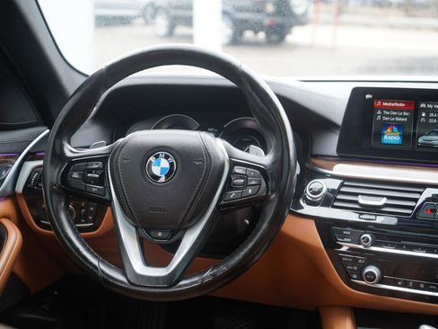 Used 2018 BMW 530e xDrive image 50