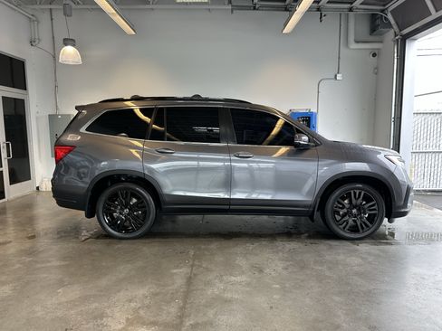 Used 2021 Honda Pilot Special Edition image 2