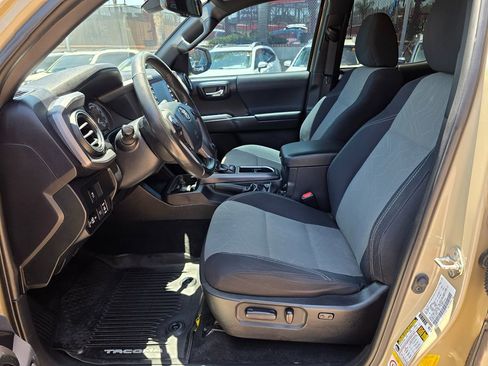 Used 2020 Toyota Tacoma TRD Off-Road w/ Technology Package RWD image 22