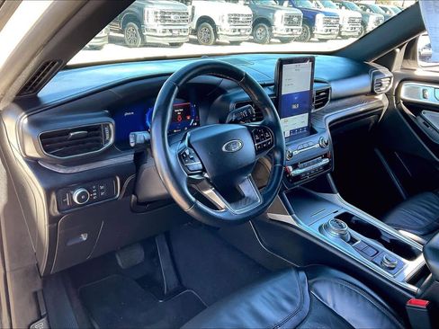 Used 2020 Ford Explorer Platinum w/ Premium Technology Package image 31