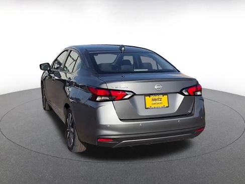Used 2025 Nissan Versa SV FWD image 11