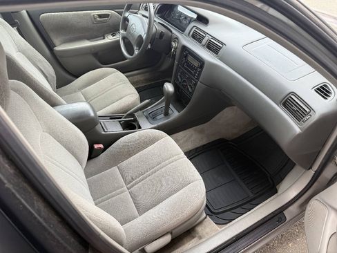 Used 2001 Toyota Camry LE FWD image 27