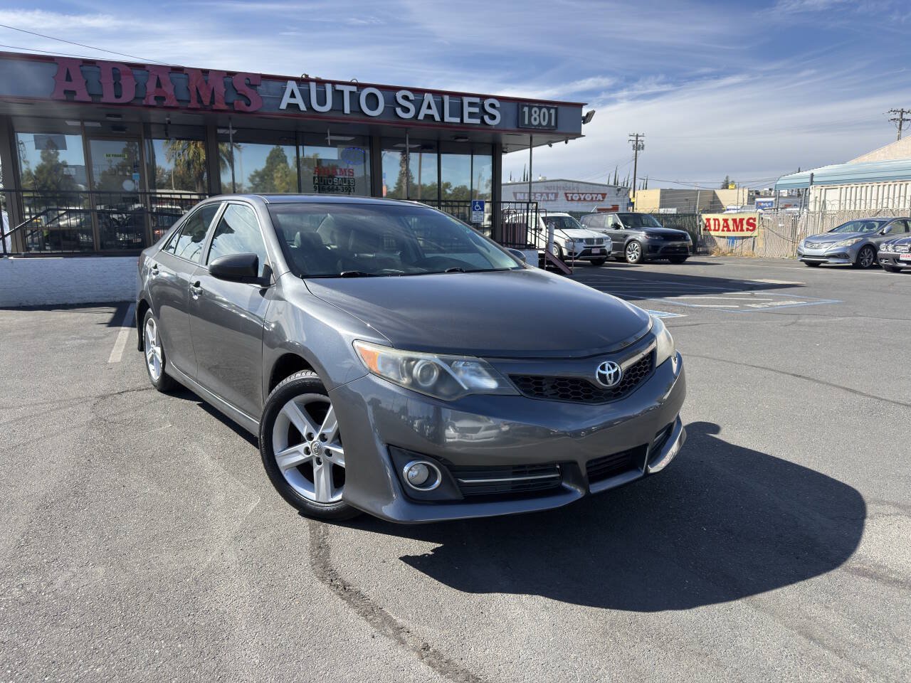 Used 2012 Toyota Camry SE FWD image 1