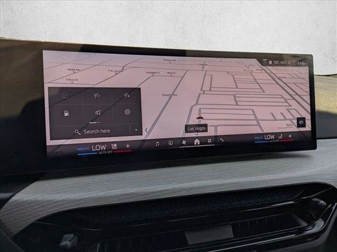 Used 2025 BMW 330i Sedan w/ M Sport Package RWD image 13