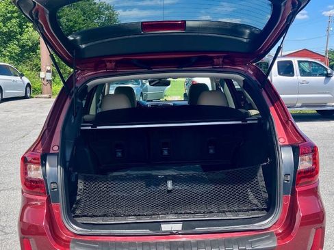 Used 2017 Subaru Outback 3.6R Limited AWD/4WD image 6