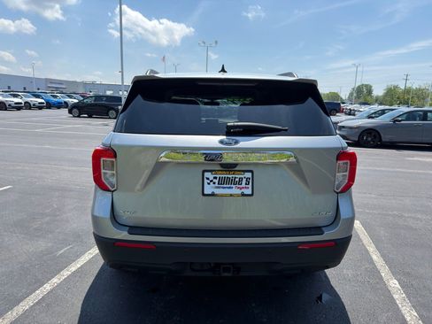Used 2021 Ford Explorer XLT w/ Class III Trailer Tow Package AWD/4WD image 5