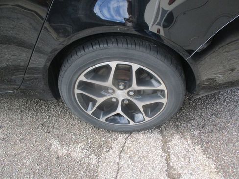 Used 2017 Buick Regal Sport Touring image 8