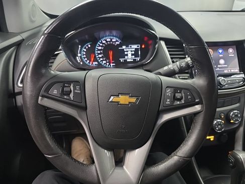 Certified 2022 Chevrolet Trax LT w/ Driver Confidence Package FWD image 25