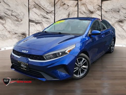 Used 2023 Kia Forte LXS FWD image 2